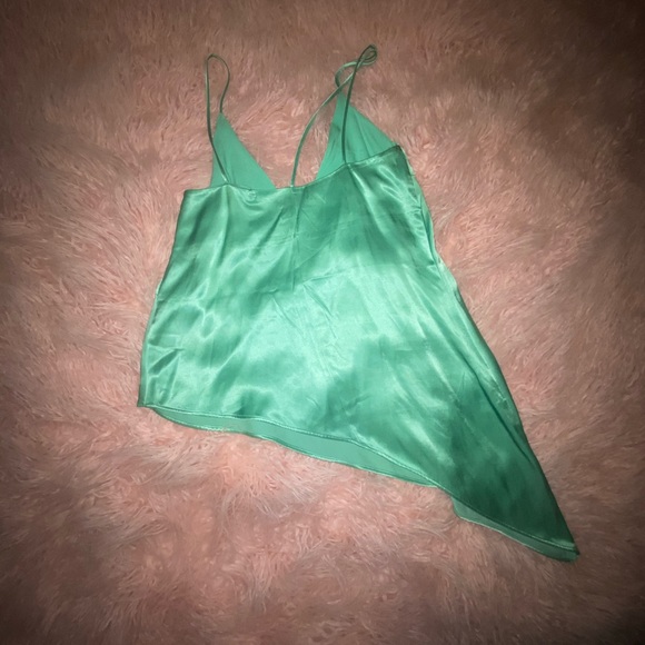 ❤️3 for $20 ❤️ Beautiful Green Satin tank top - Picture 2 of 3